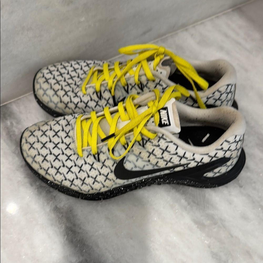 NIKE Metcon 4 ' White Dynamic Yellow ' SKU AO2806 107 white with black Xs size 8 - Picture 5 of 12